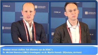 Prof.dr. Michiel Rienstra en dr. Martin Hemels benoemen de veiligheid en effectiviteit van DOAC's, maar wijzen ook op een bloedingsrisico en benadrukken daarmee de noodzaak om de juiste patiënten voor antistollingsbehandeling te selecteren.